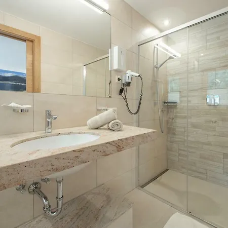 Theiner Hotel Curon Venosta